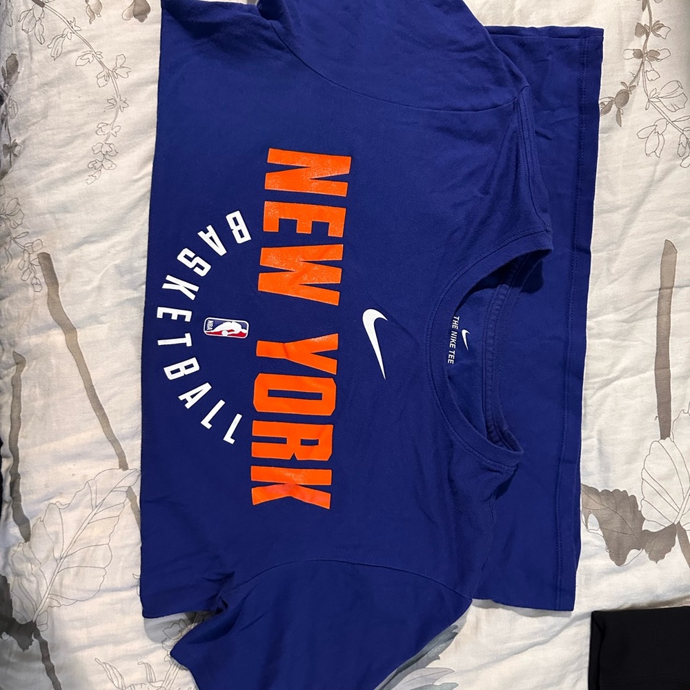 Nike Men’s New York Basketball Blue T-Shirt